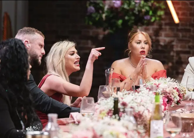 Amy de MAFS UK défend Sacha malgré les réactions négatives suite à la dispute avec Luke 5 Sacha a eu des mots pour Luke lors du dîner