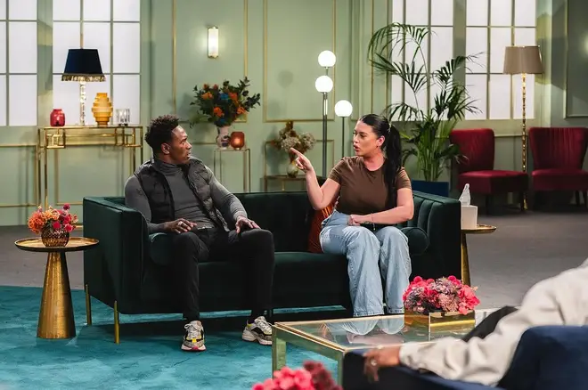 Alex et Holly de MAFS UK ont été aperçus en train de s'embrasser après une séparation dramatique à l'écran 4 La relation entre Holly et Alex s'est effondrée lors de l'avant-dernière cérémonie d'engagement.