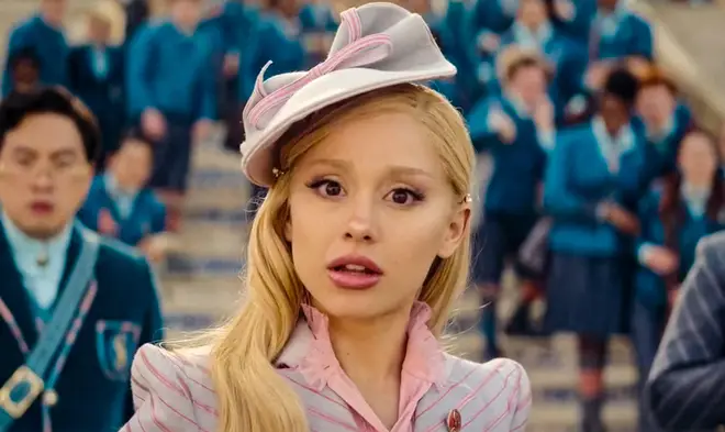 Ariana Grande répond aux critiques concernant son rôle de Glinda dans Wicked 6 Ariana Grande dans le rôle d'Elphaba dans Glinda