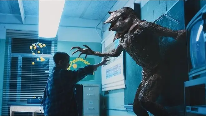 Dans quoi se trouve Camazotz ? Stranger Things 5 ? Tous les titres des épisodes expliqués 10 Stranger Things la finale de la saison 1 voit El se sacrifier pour détruire le Démogorgon