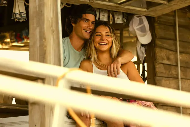 Sarah est-elle enceinte Outer Banks la saison 4 ? 7 Outer Banks la saison 4 se termine avec Sarah toujours enceinte avant la saison 5