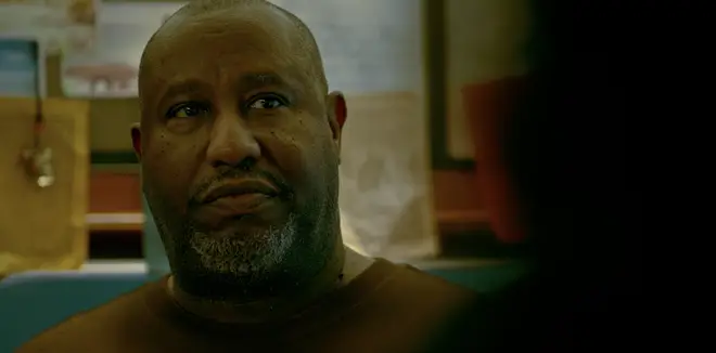 Qui meurt dans Outer Banks la saison 4 ? Est-ce que JJ meurt ? Tous les décès expliqués 7 Outer Banks le personnage de la saison 2, Terrance, revient dans la saison 4