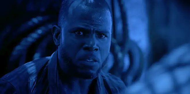 Qui meurt dans Outer Banks la saison 4 ? Est-ce que JJ meurt ? Tous les décès expliqués 8 Samir, le mercenaire des Lupin Corsairs, fait partie des morts de la saison 4 d'Outer Bank