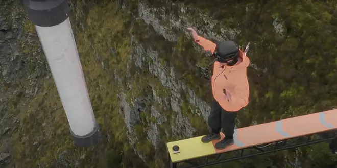 Je suis un patron de célébrité, défi emblématique du premier épisode 5 Le défi Walk The Plank démarre chaque année, I'm A Celebrity