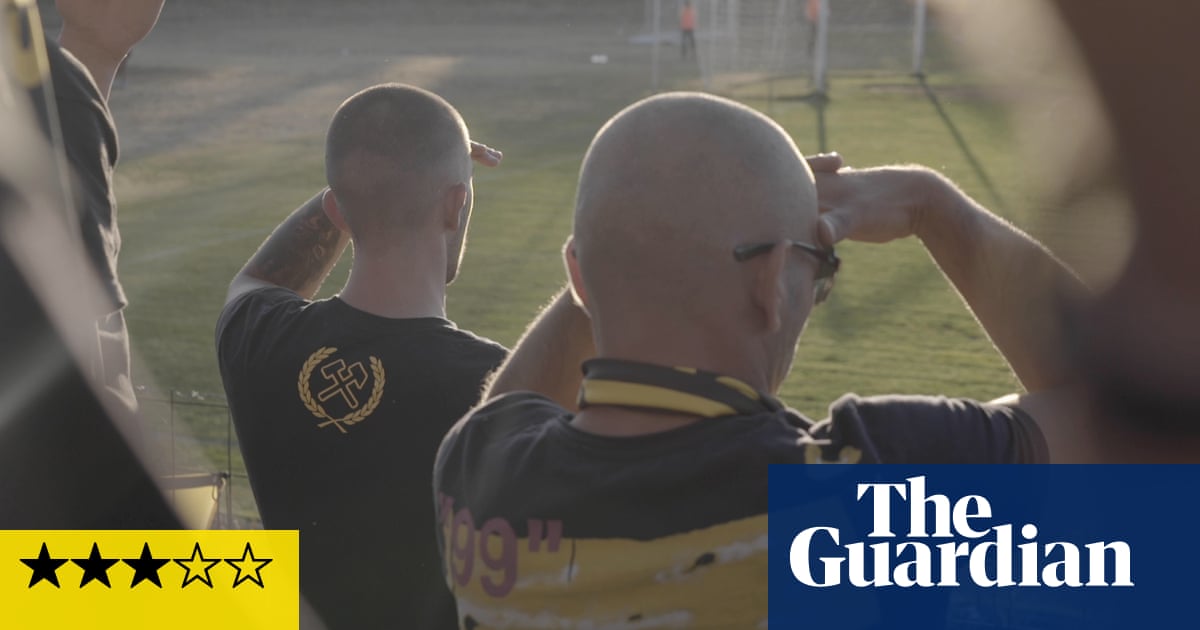 Critique de No Place for You in Our Town : au plus près des hooligans bulgares du football | Film - 1