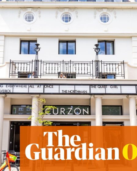 <br />
<br />
<h1>Curzon Cinemas vendu pour 3,9 millions de livres : une bonne nouvelle pour les cinéphiles britanniques ?</h1><br />
<br />
<p>La vente de Curzon Cinemas pour 3,9 millions de livres a récemment fait l'actualité. Mais est-ce une bonne nouvelle pour les cinéphiles britanniques ?</p><br />
<br />
<h2>Points importants :</h2><br />
<ul><br /> <li>Vente de Curzon Cinemas pour 3,9 millions de livres</li><br /> <li>Impact sur les cinéphiles britanniques</li><br /> <li>Opportunités futures pour les cinémas</li><br />
</ul><br />
<br /> - 52