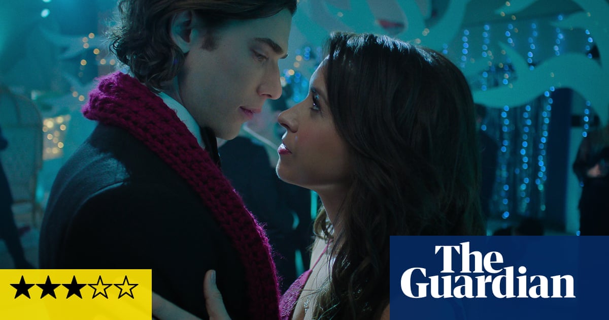 Critique de Hot Frosty - Romance délirante de bonhomme de neige sur Netflix | Films romantiques 2 Critique de Hot Frosty - Romance délirante de bonhomme de neige sur Netflix | Films romantiques - 1