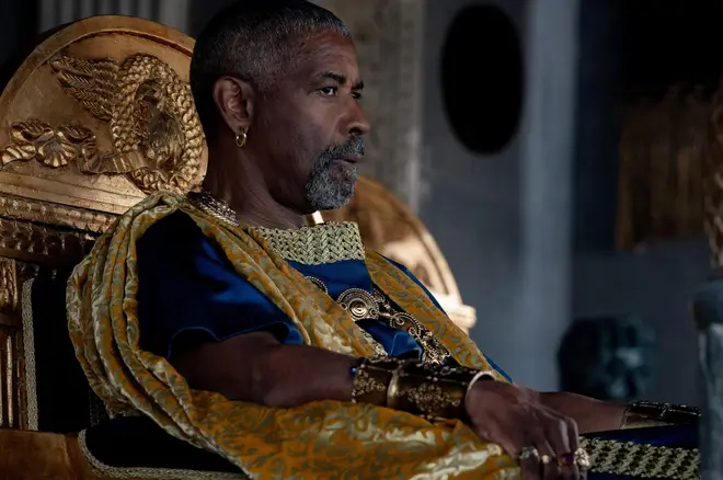 Denzel Washington de Gladiator II révèle que le baiser gay a été coupé du film 6 Marcinus est-il gay dans Gladiator II ?