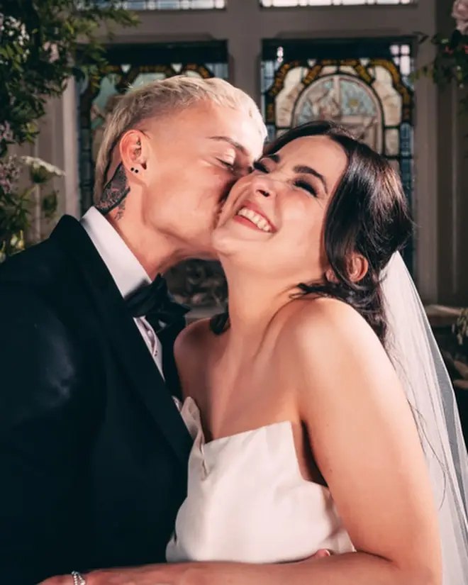 Pourquoi Alex et Eve de MAFS UK n'étaient-ils pas présents à la réunion ? Leur absence expliquée 7 Charlie et Eve sont le seul couple LGBTQ+ sur MAFS UK 2024