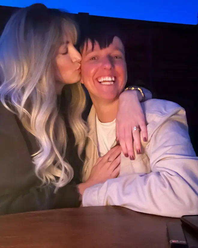 Tous les couples MAFS UK qui sont encore ensemble 8 Zoe et Jenna ont annoncé leurs fiançailles en 2024