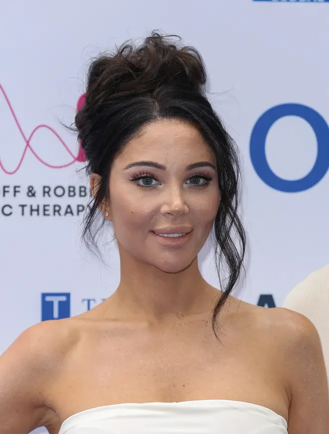 Qui est Tulisa Contostavlos ? Âge, vrai nom, valeur nette, origine ethnique et plus 8 Tulisa fait l'objet d'un examen minutieux sur son apparence physique depuis des années