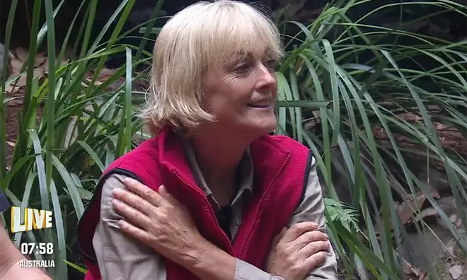 Les signaux secrets des camarades de camp I'm A Celebrity 2024 à la famille et aux proches révélés 6 Jane Moore lui caresse le bras à chaque fois que son nom est appelé par Ant et Dec