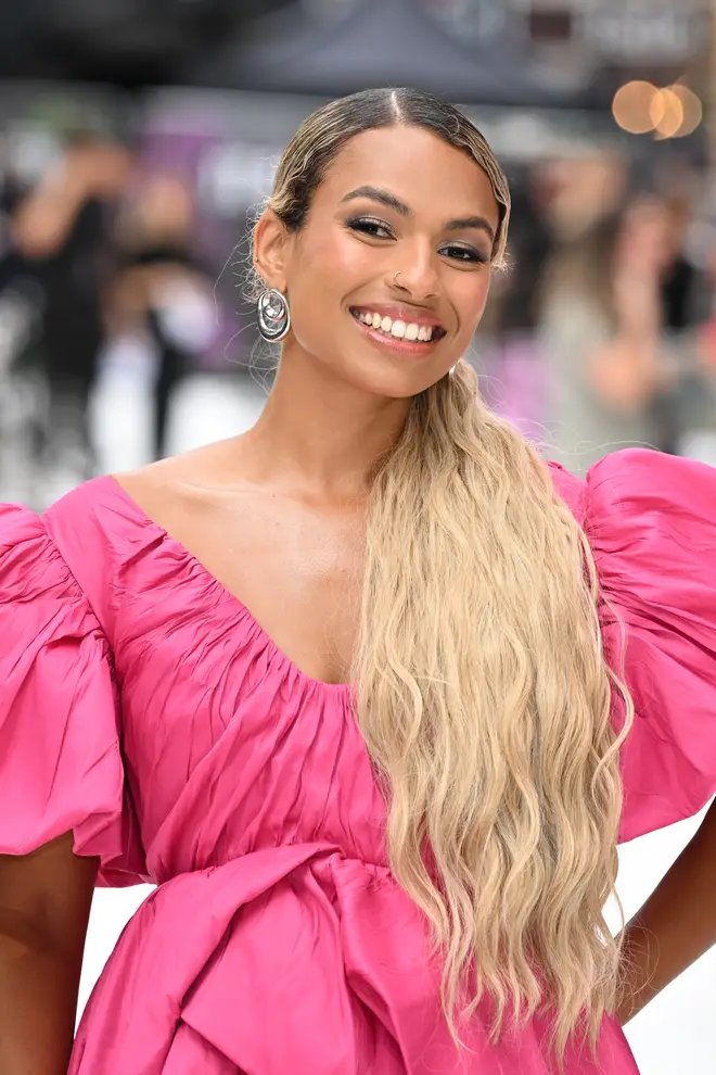 Qui est Kemi Rodgers? Rencontrez l'animateur de I'm A Celebrity Unpacked et le présentateur de Capital 5 L'animatrice Kemi Rodgers assiste à la