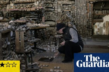 Critique de La Ricerca : un hommage à l'homme qui utilise la pierre pour comprendre le monde | Film - 2