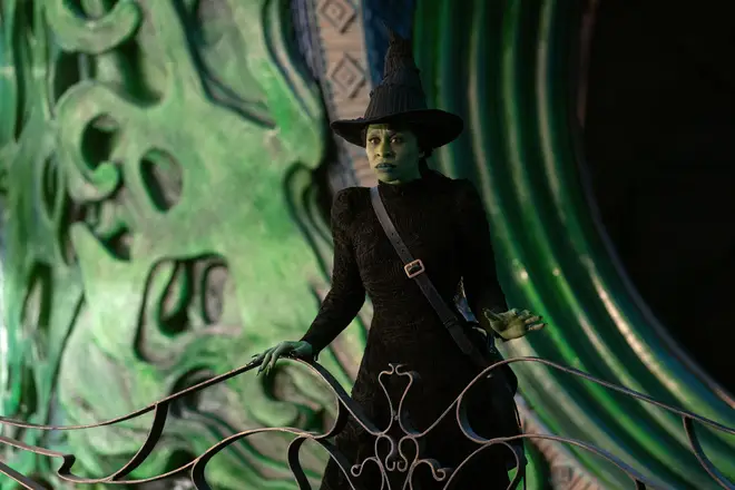 Que signifie « Garder de l'espace pour défier la gravité » ? Le mème viral Cynthia Erivo expliqué 4 Defying Gravity de Wicked a longtemps été considérée comme une chanson stimulante pour les personnes qui se sentent