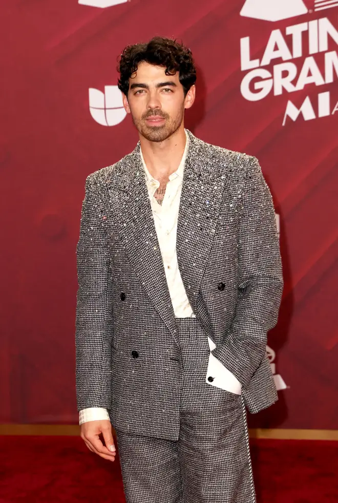 Voici qui a failli jouer Fiyero de Wicked au lieu de Jonathan Bailey 6 Joe Jonas a auditionné pour Fiyero aux côtés de son frère Nick