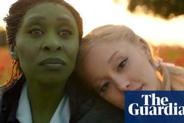 <br />
<br />
<h1>Comprendre le concept de "Holding space" popularisé par Wicked</h1><br />
<br />
<p>Le terme "Holding space" est devenu populaire grâce à la comédie musicale Wicked, mais qu'est-ce que cela signifie réellement? Décryptage.</p><br />
<br />
<h2>Points importants:</h2><br />
<ul><br /> <li>Origine du terme "Holding space"</li><br /> <li>Signification et utilisation dans la culture populaire</li><br /> <li>Impact de Wicked sur la popularisation du concept</li><br />
</ul><br />
<br /> - 2
