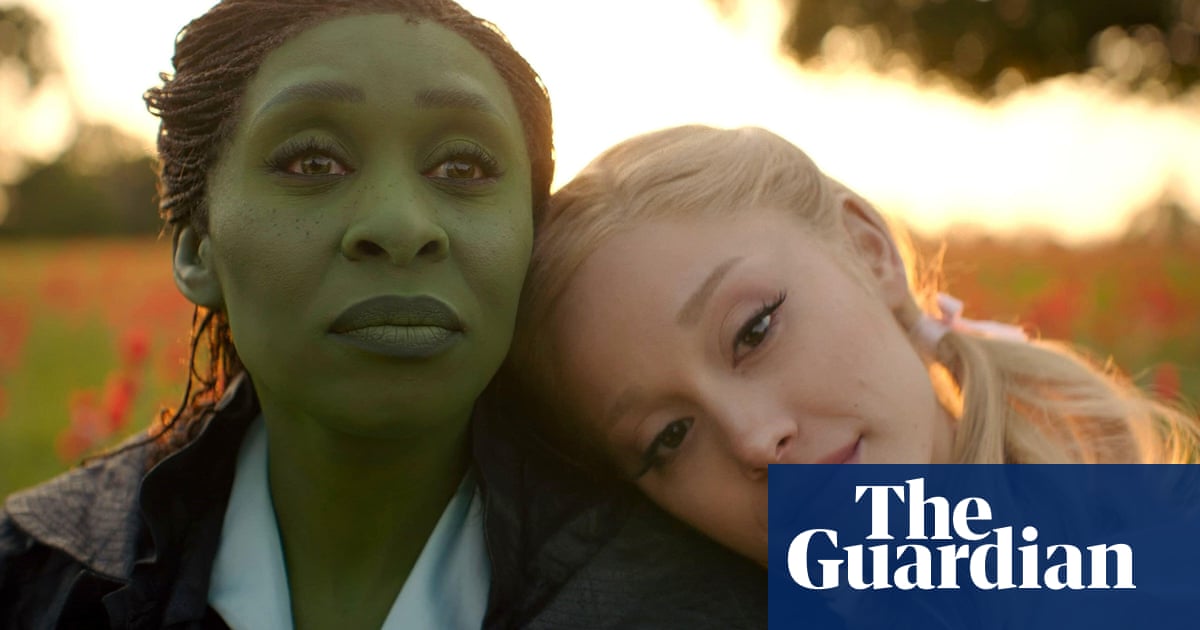 <br />
<br />
<h1>Comprendre le concept de "Holding space" popularisé par Wicked</h1><br />
<br />
<p>Le terme "Holding space" est devenu populaire grâce à la comédie musicale Wicked, mais qu'est-ce que cela signifie réellement? Décryptage.</p><br />
<br />
<h2>Points importants:</h2><br />
<ul><br /> <li>Origine du terme "Holding space"</li><br /> <li>Signification et utilisation dans la culture populaire</li><br /> <li>Impact de Wicked sur la popularisation du concept</li><br />
</ul><br />
<br /> 2 <br />
<br />
<h1>Comprendre le concept de "Holding space" popularisé par Wicked</h1><br />
<br />
<p>Le terme "Holding space" est devenu populaire grâce à la comédie musicale Wicked, mais qu'est-ce que cela signifie réellement? Décryptage.</p><br />
<br />
<h2>Points importants:</h2><br />
<ul><br /> <li>Origine du terme "Holding space"</li><br /> <li>Signification et utilisation dans la culture populaire</li><br /> <li>Impact de Wicked sur la popularisation du concept</li><br />
</ul><br />
<br /> - 1