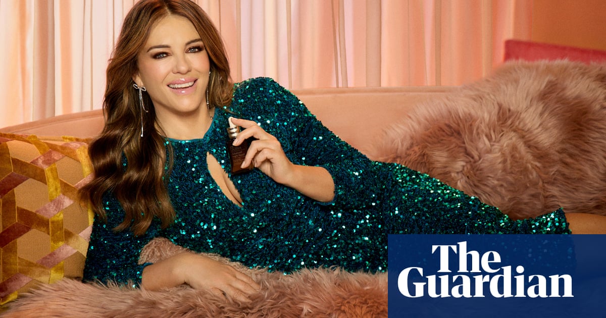 Elizabeth Hurley: Reine sans rafraîchisseurs d'air en voiture ni prison pour criminels en col blanc | Film 2 Elizabeth Hurley: Reine sans rafraîchisseurs d'air en voiture ni prison pour criminels en col blanc | Film - 1