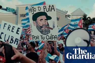 <h2>Plongée au cœur de la lutte pour la démocratie à Cuba : un documentaire à ne pas manquer !</h2><br />
<br />
Le réalisateur John Smith a récemment achevé le tournage d'un documentaire captivant sur la lutte pour la démocratie à Cuba. Ce film met en lumière les défis auxquels les activistes cubains sont confrontés dans leur quête de liberté et de changement politique. Voici les points clés de cet article :<br />
<br />
- Le réalisateur John Smith a réalisé un documentaire sur la lutte pour la démocratie à Cuba.<br />
- Le film met en lumière les défis des activistes cubains.<br />
- Le documentaire offre un aperçu unique de la situation politique à Cuba.<br />
- Les spectateurs sont invités à découvrir les coulisses de la lutte pour la démocratie sur l'île.<br />
<br />
Ne manquez pas cette plongée fascinante au cœur de la lutte pour la démocratie à Cuba ! - 4