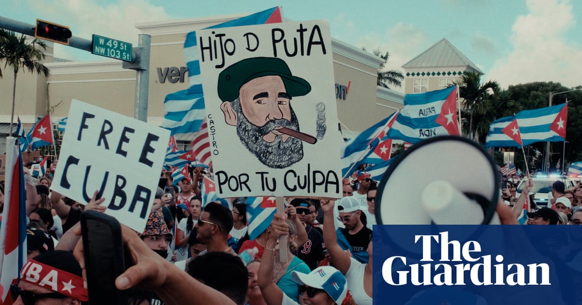 <h2>Plongée au cœur de la lutte pour la démocratie à Cuba : un documentaire à ne pas manquer !</h2><br />
<br />
Le réalisateur John Smith a récemment achevé le tournage d'un documentaire captivant sur la lutte pour la démocratie à Cuba. Ce film met en lumière les défis auxquels les activistes cubains sont confrontés dans leur quête de liberté et de changement politique. Voici les points clés de cet article :<br />
<br />
- Le réalisateur John Smith a réalisé un documentaire sur la lutte pour la démocratie à Cuba.<br />
- Le film met en lumière les défis des activistes cubains.<br />
- Le documentaire offre un aperçu unique de la situation politique à Cuba.<br />
- Les spectateurs sont invités à découvrir les coulisses de la lutte pour la démocratie sur l'île.<br />
<br />
Ne manquez pas cette plongée fascinante au cœur de la lutte pour la démocratie à Cuba ! - 1