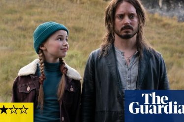 Critique de Livrophage - Un film émouvant sur la relation père-fille qui ensorcelle l'échec du magicien Elijah Wood - 4