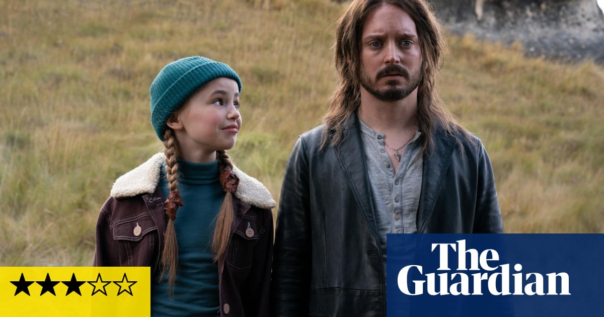 Critique de Livrophage - Un film émouvant sur la relation père-fille qui ensorcelle l'échec du magicien Elijah Wood 2 Critique de Livrophage - Un film émouvant sur la relation père-fille qui ensorcelle l'échec du magicien Elijah Wood - 1