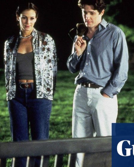 <br />
<br />
<h1>Julia Roberts rejette la proposition de Richard Curtis pour une suite de divorce Notting Hill</h1><br />
<br />
<p>Julia Roberts a récemment refusé la proposition de Richard Curtis pour une suite de divorce Notting Hill. L'actrice a qualifié le projet de "très mauvaise idée", laissant ainsi les fans déçus.</p><br />
<br />
<h2>Points importants de l'article :</h2><br />
<ul><br /> <li>Julia Roberts refuse la proposition de Richard Curtis pour une suite de divorce Notting Hill</li><br /> <li>L'actrice considère le projet comme une "très mauvaise idée"</li><br /> <li>Les fans sont déçus par cette décision</li><br />
</ul><br />
<br /> - 40