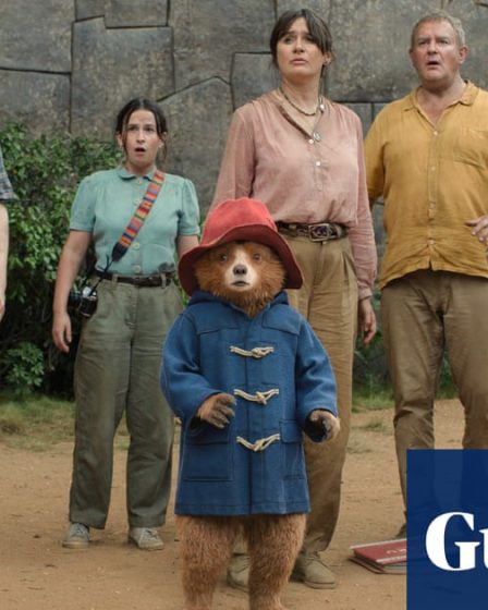 <h2>Paddington enregistre le meilleur week-end d'ouverture au Royaume-Uni pour un film britannique depuis No Time to Die</h2><br />
<br />
Le célèbre ours Paddington a conquis le cœur du public britannique avec son dernier film, Paddington in Peru, qui a réalisé le meilleur week-end d'ouverture pour un film britannique depuis la sortie de No Time to Die. Les spectateurs se sont précipités dans les salles de cinéma pour découvrir les nouvelles aventures de l'adorable ours péruvien.<br />
<br />
Points importants de l'article :<br />
- Paddington in Peru bat des records d'ouverture au Royaume-Uni<br />
- Le film est acclamé par le public britannique<br />
- Les fans se réjouissent des nouvelles aventures de Paddington - 13