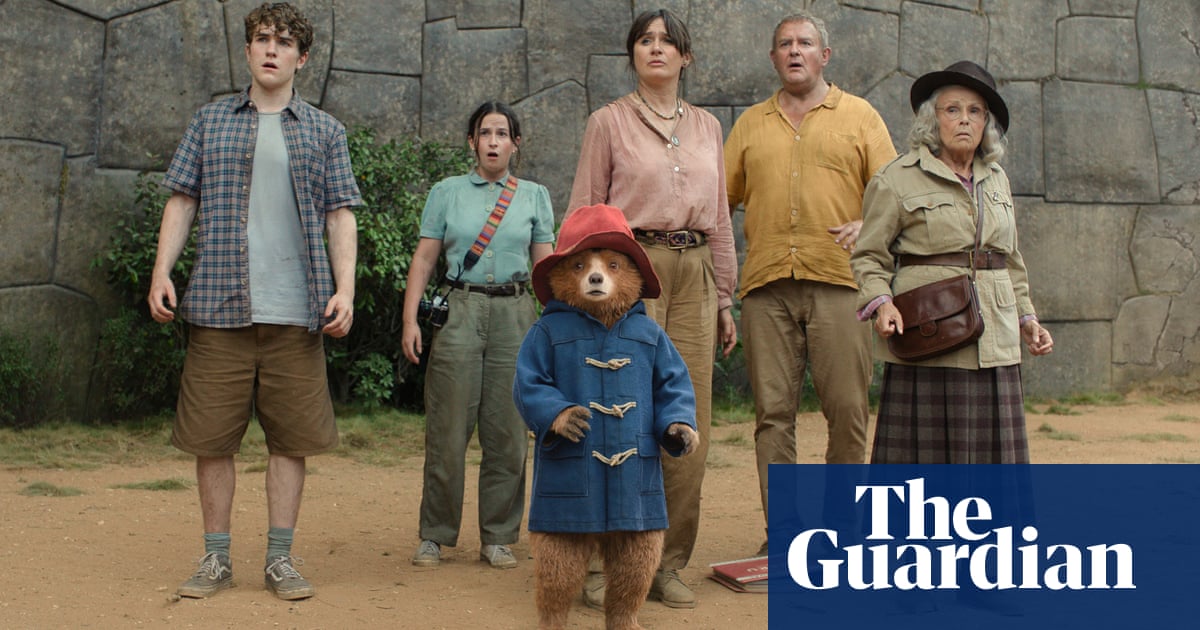 <h2>Paddington enregistre le meilleur week-end d'ouverture au Royaume-Uni pour un film britannique depuis No Time to Die</h2><br />
<br />
Le célèbre ours Paddington a conquis le cœur du public britannique avec son dernier film, Paddington in Peru, qui a réalisé le meilleur week-end d'ouverture pour un film britannique depuis la sortie de No Time to Die. Les spectateurs se sont précipités dans les salles de cinéma pour découvrir les nouvelles aventures de l'adorable ours péruvien.<br />
<br />
Points importants de l'article :<br />
- Paddington in Peru bat des records d'ouverture au Royaume-Uni<br />
- Le film est acclamé par le public britannique<br />
- Les fans se réjouissent des nouvelles aventures de Paddington - 1