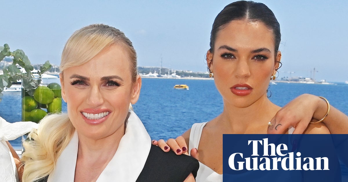 <p><strong>Titre: Révélation choc d'un acteur australien sur une fausse accusation de viol de la part de Rebel Wilson</strong><br />
<br />
Un acteur australien a récemment fait une déclaration choc, accusant la célèbre actrice Rebel Wilson d'avoir inventé de toutes pièces une fausse accusation de viol à son encontre. Cette révélation a secoué l'industrie du cinéma et suscité de vives réactions parmi les fans de Wilson.<br />
<br />
Les points importants de l'article:<br /></p>
<ul>
<li>Un acteur australien accuse Rebel Wilson d'avoir fabriqué une fausse accusation de viol<br /></li>
<li>Cette révélation a créé un scandale dans l'industrie du cinéma<br /></li>
<li>Les fans de Rebel Wilson ont exprimé leur soutien envers l'actrice, tandis que d'autres remettent en question sa crédibilité</li>
</ul> 2 <p><strong>Titre: Révélation choc d'un acteur australien sur une fausse accusation de viol de la part de Rebel Wilson</strong><br />
<br />
Un acteur australien a récemment fait une déclaration choc, accusant la célèbre actrice Rebel Wilson d'avoir inventé de toutes pièces une fausse accusation de viol à son encontre. Cette révélation a secoué l'industrie du cinéma et suscité de vives réactions parmi les fans de Wilson.<br />
<br />
Les points importants de l'article:<br /></p>
<ul>
<li>Un acteur australien accuse Rebel Wilson d'avoir fabriqué une fausse accusation de viol<br /></li>
<li>Cette révélation a créé un scandale dans l'industrie du cinéma<br /></li>
<li>Les fans de Rebel Wilson ont exprimé leur soutien envers l'actrice, tandis que d'autres remettent en question sa crédibilité</li>
</ul> - 1