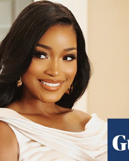 <br />
<br />
<h1>Keke Palmer : la reine du contenu à Hollywood !</h1><br />
<br />
<p>Keke Palmer, l'actrice et chanteuse américaine, s'est imposée comme une figure incontournable dans l'industrie du divertissement. Elle a récemment partagé son point de vue sur son rôle en tant que créatrice de contenu à Hollywood.</p><br />
<br />
<h2>Points importants :</h2><br />
<ul><br /> <li>Keke Palmer, une artiste polyvalente</li><br /> <li>Son impact sur l'industrie du divertissement</li><br /> <li>La vision de Keke Palmer sur son rôle à Hollywood</li><br />
</ul><br />
<br /> - 16