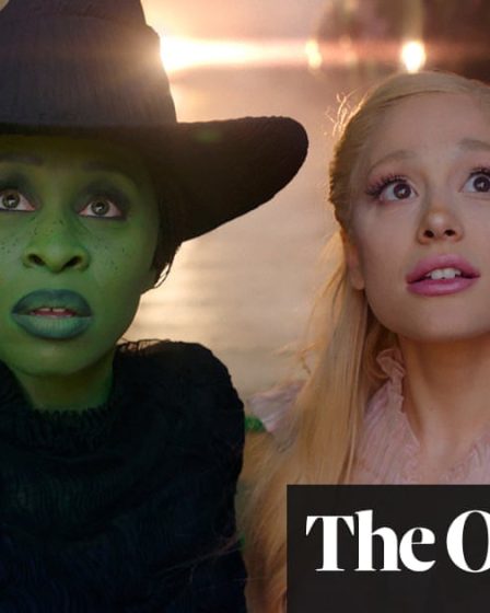 Critique époustouflante - Cynthia Erivo et Ariana Grande font opérer la magie | Comédies musicales 47 Critique époustouflante - Cynthia Erivo et Ariana Grande font opérer la magie | Comédies musicales - 46