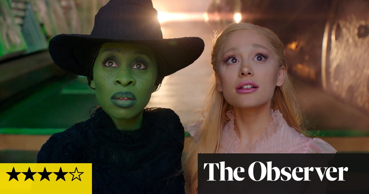 Critique époustouflante - Cynthia Erivo et Ariana Grande font opérer la magie | Comédies musicales 2 Critique époustouflante - Cynthia Erivo et Ariana Grande font opérer la magie | Comédies musicales - 1