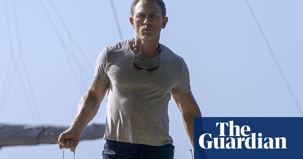 Le prochain James Bond : un acteur dans la trentaine et une diversité plus importante<br />
<br />
Dans le monde du cinéma, la question de qui incarnera le prochain James Bond fait débat. Les producteurs envisagent de choisir un acteur dans la trentaine, rompant ainsi avec la tradition des interprètes plus âgés du célèbre agent secret. De plus, l'importance de la diversité est soulignée, avec l'idée que l'apparence caucasienne ne sera pas un critère déterminant pour le rôle.<br />
<br />
Points importants de l'article :<br />
- Le prochain James Bond sera interprété par un acteur dans la trentaine.<br />
- La diversité sera mise en avant dans le choix du casting.<br />
- L'apparence caucasienne ne sera pas un critère déterminant pour le rôle. 2 Le prochain James Bond : un acteur dans la trentaine et une diversité plus importante<br />
<br />
Dans le monde du cinéma, la question de qui incarnera le prochain James Bond fait débat. Les producteurs envisagent de choisir un acteur dans la trentaine, rompant ainsi avec la tradition des interprètes plus âgés du célèbre agent secret. De plus, l'importance de la diversité est soulignée, avec l'idée que l'apparence caucasienne ne sera pas un critère déterminant pour le rôle.<br />
<br />
Points importants de l'article :<br />
- Le prochain James Bond sera interprété par un acteur dans la trentaine.<br />
- La diversité sera mise en avant dans le choix du casting.<br />
- L'apparence caucasienne ne sera pas un critère déterminant pour le rôle. - 1