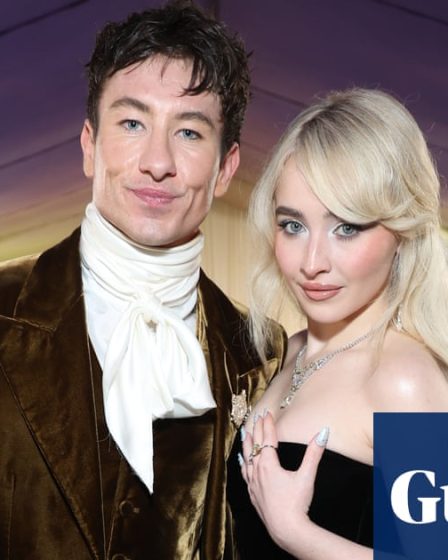 Barry Keoghan dénonce les trolls en ligne qui utilisent son fils contre lui | Cinéma<br />
<br />
Le célèbre acteur Barry Keoghan a récemment exprimé son indignation face aux attaques en ligne visant son fils. Il a qualifié ces comportements de "dégoûtants" et a appelé à mettre fin à ce harcèlement injuste. Retour sur cette polémique qui secoue le monde du cinéma.<br />
<br />
Points importants de l'article:<br />
- Barry Keoghan dénonce les attaques en ligne visant son fils<br />
- Il qualifie ces comportements de "dégoûtants"<br />
- Appel à mettre fin à ce harcèlement injuste - 23