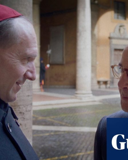 <br />
<br />
<h1>Conclave: le thriller palpitant du Vatican est l'évasion parfaite pour les amateurs de cinéma</h1><br />
<br />
<p>Un nouveau film captivant vient de sortir sur les écrans, plongeant les spectateurs dans les coulisses du Vatican pendant un conclave crucial. Mêlant suspense, intrigue et rebondissements, ce thriller promet une escapade cinématographique inoubliable.</p><br />
<br />
<h2>Points importants:</h2><br />
<ul><br /> <li>Thriller palpitant sur le Vatican</li><br /> <li>Suspense et intrigue au rendez-vous</li><br /> <li>Évasion cinématographique captivante</li><br />
</ul><br />
<br /> - 55