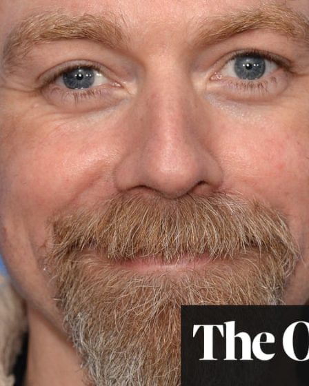 <br />
<br />
<h2>Dimanche avec Rufus Hound : ‘On va se jeter l’un l’autre en l’air pendant des heures’ | Rufus Hound</h2><br />
<br />
<p>Dimanche dernier, nous avons passé une journée avec l'humoriste britannique Rufus Hound. Il nous a parlé de son dernier spectacle, de sa carrière et de ses projets futurs. Voici un résumé de notre rencontre :</p><br />
<br />
<ul><br /> <li>Rufus Hound parle de son spectacle actuel</li><br /> <li>Ses anecdotes sur sa carrière dans le monde de l'humour</li><br /> <li>Ses projets à venir</li><br />
</ul><br />
<br /> - 10