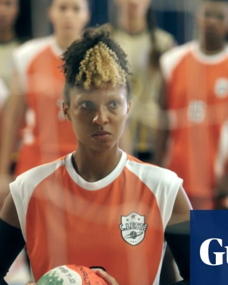 Critique de Power Alley (Levante) - Un ado brésilien de volleyball trouve du soutien dans le cauchemar de l'ère Bolsonaro | Film 56 Critique de Power Alley (Levante) - Un ado brésilien de volleyball trouve du soutien dans le cauchemar de l'ère Bolsonaro | Film - 55