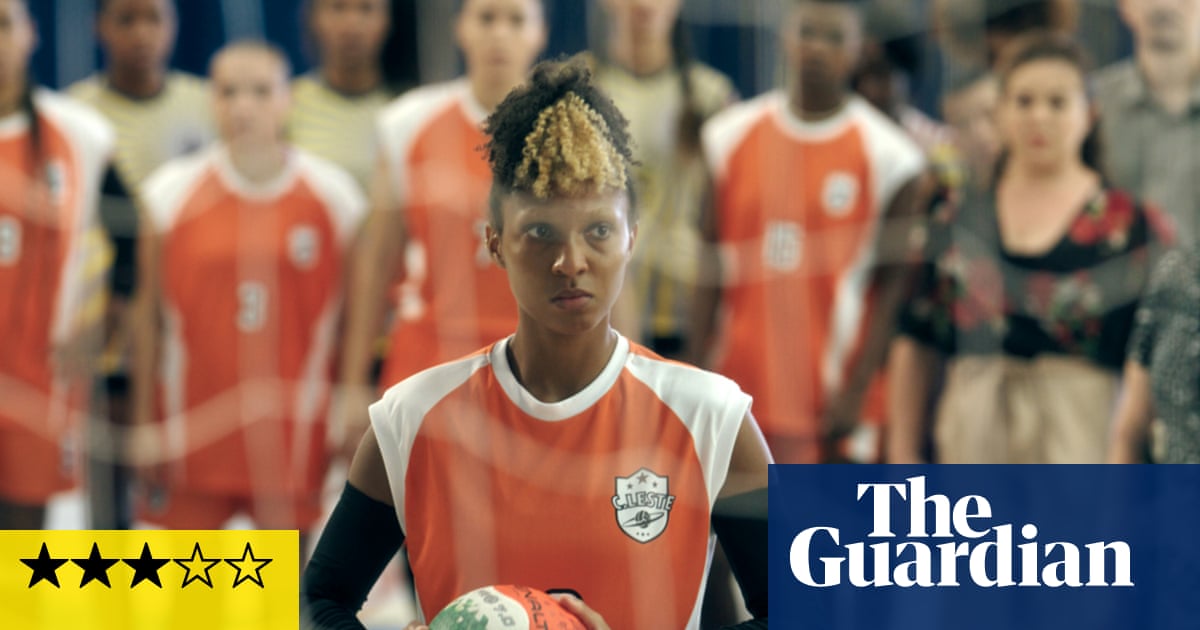Critique de Power Alley (Levante) - Un ado brésilien de volleyball trouve du soutien dans le cauchemar de l'ère Bolsonaro | Film 2 Critique de Power Alley (Levante) - Un ado brésilien de volleyball trouve du soutien dans le cauchemar de l'ère Bolsonaro | Film - 1