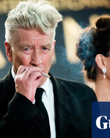 David Lynch implores smokers to quit after emphysema diagnosis 29 David Lynch implores smokers to quit after emphysema diagnosis - 28