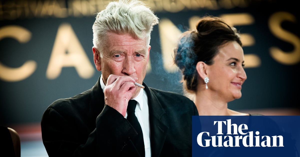 David Lynch implores smokers to quit after emphysema diagnosis - 1