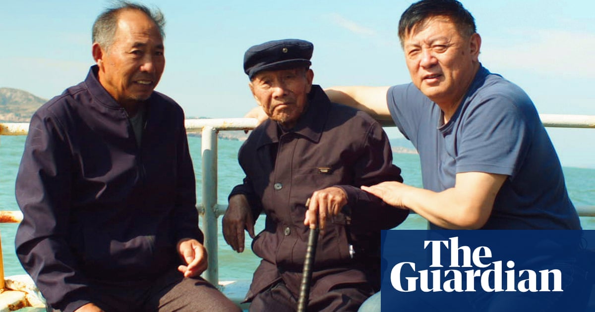 <br />
<br />
<h1>Documentaire chinois sur les fantômes de la guerre : ne pas oublier les 828 hommes disparus</h1><br />
<br />
<p>Un documentaire chinois poignant met en lumière l'histoire tragique de 828 hommes disparus lors de la guerre et leur souhaite de ne pas être oubliés. Le film soulève des questions importantes sur la mémoire collective et la commémoration des victimes de conflits.</p><br />
<br />
<h2>Points importants du documentaire :</h2><br />
<ul><br /> <li>L'histoire des 828 hommes disparus pendant la guerre</li><br /> <li>La lutte pour ne pas les oublier</li><br /> <li>Les questions de mémoire et de commémoration</li><br />
</ul><br />
<br /> 2 <br />
<br />
<h1>Documentaire chinois sur les fantômes de la guerre : ne pas oublier les 828 hommes disparus</h1><br />
<br />
<p>Un documentaire chinois poignant met en lumière l'histoire tragique de 828 hommes disparus lors de la guerre et leur souhaite de ne pas être oubliés. Le film soulève des questions importantes sur la mémoire collective et la commémoration des victimes de conflits.</p><br />
<br />
<h2>Points importants du documentaire :</h2><br />
<ul><br /> <li>L'histoire des 828 hommes disparus pendant la guerre</li><br /> <li>La lutte pour ne pas les oublier</li><br /> <li>Les questions de mémoire et de commémoration</li><br />
</ul><br />
<br /> - 1