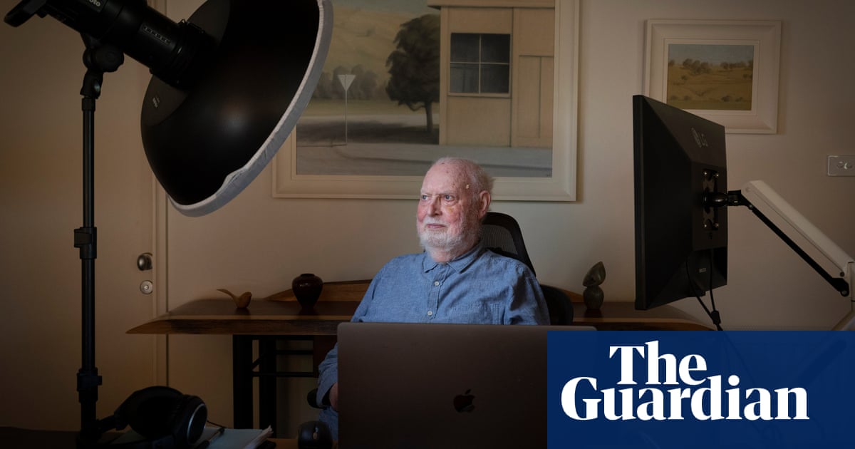 <h2>Portrait de David Stratton : une vie consacrée à la critique cinématographique et son avis sur une émission TV qu'il juge excellente</h2><br />
<br />
Rencontrez David Stratton, une figure emblématique de la critique cinématographique en Australie. Après des décennies passées à évaluer des films du monde entier, il partage son opinion sur une émission télévisée qu'il estime être de grande qualité. Découvrez les moments marquants de sa carrière et son point de vue sur le monde du cinéma.<br />
<br />
Points importants :<br />
- David Stratton, critique cinématographique renommé en Australie<br />
- Sa passion pour le cinéma et sa carrière de critique<br />
- Son avis sur une émission télévisée qu'il apprécie particulièremen 2 <h2>Portrait de David Stratton : une vie consacrée à la critique cinématographique et son avis sur une émission TV qu'il juge excellente</h2><br />
<br />
Rencontrez David Stratton, une figure emblématique de la critique cinématographique en Australie. Après des décennies passées à évaluer des films du monde entier, il partage son opinion sur une émission télévisée qu'il estime être de grande qualité. Découvrez les moments marquants de sa carrière et son point de vue sur le monde du cinéma.<br />
<br />
Points importants :<br />
- David Stratton, critique cinématographique renommé en Australie<br />
- Sa passion pour le cinéma et sa carrière de critique<br />
- Son avis sur une émission télévisée qu'il apprécie particulièremen - 1