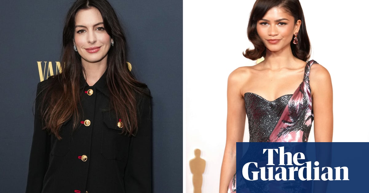 <br />
<br />
<h1>Anne Hathaway et Zendaya rejoignent le casting du nouveau film de Christopher Nolan</h1><br />
<br />
<p>Le réalisateur renommé Christopher Nolan a annoncé que les actrices Anne Hathaway et Zendaya rejoindront le casting de son prochain film. Les deux actrices talentueuses se joignent à une distribution déjà impressionnante pour ce projet très attendu.</p><br />
<br />
<h2>Points Importants:</h2><br />
<ul><br /> <li>Christopher Nolan a révélé les dernières additions au casting de son prochain film.</li><br /> <li>Anne Hathaway et Zendaya apporteront leur talent et leur charisme au projet.</li><br /> <li>Le film de Nolan est déjà très attendu par les fans du réalisateur.</li><br />
</ul><br />
<br /> 2 <br />
<br />
<h1>Anne Hathaway et Zendaya rejoignent le casting du nouveau film de Christopher Nolan</h1><br />
<br />
<p>Le réalisateur renommé Christopher Nolan a annoncé que les actrices Anne Hathaway et Zendaya rejoindront le casting de son prochain film. Les deux actrices talentueuses se joignent à une distribution déjà impressionnante pour ce projet très attendu.</p><br />
<br />
<h2>Points Importants:</h2><br />
<ul><br /> <li>Christopher Nolan a révélé les dernières additions au casting de son prochain film.</li><br /> <li>Anne Hathaway et Zendaya apporteront leur talent et leur charisme au projet.</li><br /> <li>Le film de Nolan est déjà très attendu par les fans du réalisateur.</li><br />
</ul><br />
<br /> - 1