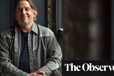 <h1>Richard Linklater : "Un cinéaste influencé par la Nouvelle Vague française"</h1><br />
<br />
Le célèbre réalisateur américain Richard Linklater s'est récemment confié sur son approche du cinéma, révélant son admiration pour la Nouvelle Vague française. Selon lui, un film doit être le reflet de la vie de son réalisateur. Voici les points clés de son interview :<br />
<br />
- L'influence de la Nouvelle Vague française sur son travail<br />
- La conception d'un film comme une extension de la vie du réalisateur<br />
- L'importance de la sincérité et de l'authenticité dans le processus de création cinématographique - 4