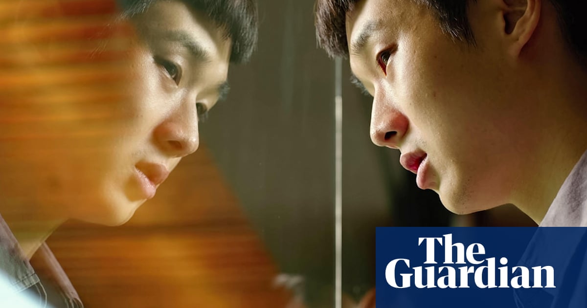 <h2>Le cinéma coréen en danger à cause de Netflix, selon Jang Joon-hwan | Industrie du film</h2><br />
<br />
Le cinéma coréen est actuellement confronté à une période difficile en raison de l'impact de Netflix sur l'industrie. Le réalisateur Jang Joon-hwan a récemment exprimé ses préoccupations quant à l'avenir du cinéma coréen face à la montée en puissance de la plateforme de streaming. <br />
<br />
Selon Jang Joon-hwan, la concurrence féroce de Netflix a conduit à une diminution de la fréquentation des salles de cinéma en Corée du Sud, mettant ainsi en péril la survie des cinéastes locaux. <br />
<br />
Malgré ces défis, certains réalisateurs coréens continuent de produire des œuvres de qualité et de promouvoir la diversité culturelle à travers leurs films. Il est crucial de soutenir l'industrie cinématographique coréenne pour préserver son héritage et son impact mondial.<br />
<br />
Points importants de l'article :<br />
- Impact de Netflix sur le cinéma coréen<br />
- Préoccupations de Jang Joon-hwan<br />
- Défis pour les cinéastes locaux<br />
- Importance de soutenir l'industrie cinématographique coréenne 2 <h2>Le cinéma coréen en danger à cause de Netflix, selon Jang Joon-hwan | Industrie du film</h2><br />
<br />
Le cinéma coréen est actuellement confronté à une période difficile en raison de l'impact de Netflix sur l'industrie. Le réalisateur Jang Joon-hwan a récemment exprimé ses préoccupations quant à l'avenir du cinéma coréen face à la montée en puissance de la plateforme de streaming. <br />
<br />
Selon Jang Joon-hwan, la concurrence féroce de Netflix a conduit à une diminution de la fréquentation des salles de cinéma en Corée du Sud, mettant ainsi en péril la survie des cinéastes locaux. <br />
<br />
Malgré ces défis, certains réalisateurs coréens continuent de produire des œuvres de qualité et de promouvoir la diversité culturelle à travers leurs films. Il est crucial de soutenir l'industrie cinématographique coréenne pour préserver son héritage et son impact mondial.<br />
<br />
Points importants de l'article :<br />
- Impact de Netflix sur le cinéma coréen<br />
- Préoccupations de Jang Joon-hwan<br />
- Défis pour les cinéastes locaux<br />
- Importance de soutenir l'industrie cinématographique coréenne - 1