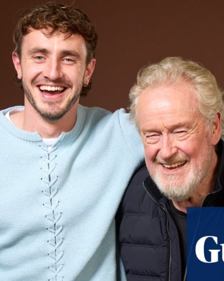 <br />
<br />
<h1>Paul Mescal rencontre Ridley Scott: Une discussion sur leur collaboration sur le film</h1><br />
<br />
<p>Le jeune acteur irlandais, Paul Mescal, s'est récemment entretenu avec le réalisateur légendaire Ridley Scott pour discuter de leur collaboration sur un nouveau film. Lors de l'interview, Mescal a partagé ses réflexions sur le processus de travail avec Scott et a révélé comment il s'est senti en avance sur son temps par rapport à ses collègues d'Oxbridge.</p><br />
<br />
<h2>Points importants de l'article:</h2><br />
<ul><br /> <li>Paul Mescal discute de sa collaboration avec Ridley Scott sur un nouveau film.</li><br /> <li>Il partage ses réflexions sur le processus de travail avec le réalisateur légendaire.</li><br /> <li>Il révèle comment il s'est senti en avance sur son temps par rapport à d'autres acteurs.</li><br />
</ul><br />
<br /> 54 <br />
<br />
<h1>Paul Mescal rencontre Ridley Scott: Une discussion sur leur collaboration sur le film</h1><br />
<br />
<p>Le jeune acteur irlandais, Paul Mescal, s'est récemment entretenu avec le réalisateur légendaire Ridley Scott pour discuter de leur collaboration sur un nouveau film. Lors de l'interview, Mescal a partagé ses réflexions sur le processus de travail avec Scott et a révélé comment il s'est senti en avance sur son temps par rapport à ses collègues d'Oxbridge.</p><br />
<br />
<h2>Points importants de l'article:</h2><br />
<ul><br /> <li>Paul Mescal discute de sa collaboration avec Ridley Scott sur un nouveau film.</li><br /> <li>Il partage ses réflexions sur le processus de travail avec le réalisateur légendaire.</li><br /> <li>Il révèle comment il s'est senti en avance sur son temps par rapport à d'autres acteurs.</li><br />
</ul><br />
<br /> - 53