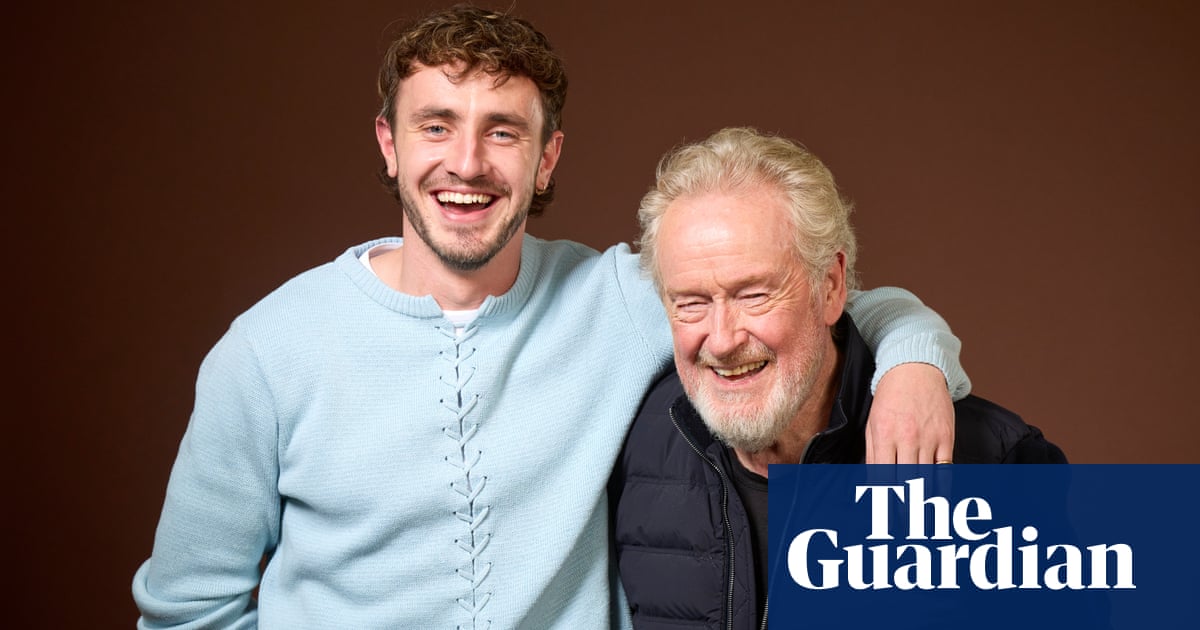 <br />
<br />
<h1>Paul Mescal rencontre Ridley Scott: Une discussion sur leur collaboration sur le film</h1><br />
<br />
<p>Le jeune acteur irlandais, Paul Mescal, s'est récemment entretenu avec le réalisateur légendaire Ridley Scott pour discuter de leur collaboration sur un nouveau film. Lors de l'interview, Mescal a partagé ses réflexions sur le processus de travail avec Scott et a révélé comment il s'est senti en avance sur son temps par rapport à ses collègues d'Oxbridge.</p><br />
<br />
<h2>Points importants de l'article:</h2><br />
<ul><br /> <li>Paul Mescal discute de sa collaboration avec Ridley Scott sur un nouveau film.</li><br /> <li>Il partage ses réflexions sur le processus de travail avec le réalisateur légendaire.</li><br /> <li>Il révèle comment il s'est senti en avance sur son temps par rapport à d'autres acteurs.</li><br />
</ul><br />
<br /> 2 <br />
<br />
<h1>Paul Mescal rencontre Ridley Scott: Une discussion sur leur collaboration sur le film</h1><br />
<br />
<p>Le jeune acteur irlandais, Paul Mescal, s'est récemment entretenu avec le réalisateur légendaire Ridley Scott pour discuter de leur collaboration sur un nouveau film. Lors de l'interview, Mescal a partagé ses réflexions sur le processus de travail avec Scott et a révélé comment il s'est senti en avance sur son temps par rapport à ses collègues d'Oxbridge.</p><br />
<br />
<h2>Points importants de l'article:</h2><br />
<ul><br /> <li>Paul Mescal discute de sa collaboration avec Ridley Scott sur un nouveau film.</li><br /> <li>Il partage ses réflexions sur le processus de travail avec le réalisateur légendaire.</li><br /> <li>Il révèle comment il s'est senti en avance sur son temps par rapport à d'autres acteurs.</li><br />
</ul><br />
<br /> - 1