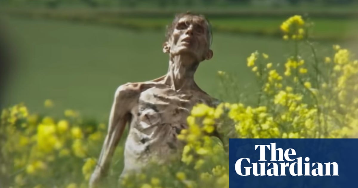 <br />
<br />
<h1>Le zombie émacié dans 28 Jours Plus Tard n'est pas Cillian Murphy, sources confirment | Cinéma</h1><br />
<br />
<p>Un détail surprenant a été révélé concernant le célèbre film d'horreur 28 Jours Plus Tard. Contrairement à ce que l'on pensait, l'acteur Cillian Murphy n'incarnait pas le zombie émacié qui apparaît dans une scène mémorable du film. Des sources fiables ont confirmé cette information surprenante, laissant les fans perplexes.</p><br />
<br />
<ul><br /> <li>Révélation surprenante concernant le film 28 Jours Plus Tard</li><br /> <li>L'acteur Cillian Murphy n'incarnait pas le zombie émacié</li><br /> <li>Les fans sont perplexes face à cette nouvelle information</li><br />
</ul><br />
<br /> 2 <br />
<br />
<h1>Le zombie émacié dans 28 Jours Plus Tard n'est pas Cillian Murphy, sources confirment | Cinéma</h1><br />
<br />
<p>Un détail surprenant a été révélé concernant le célèbre film d'horreur 28 Jours Plus Tard. Contrairement à ce que l'on pensait, l'acteur Cillian Murphy n'incarnait pas le zombie émacié qui apparaît dans une scène mémorable du film. Des sources fiables ont confirmé cette information surprenante, laissant les fans perplexes.</p><br />
<br />
<ul><br /> <li>Révélation surprenante concernant le film 28 Jours Plus Tard</li><br /> <li>L'acteur Cillian Murphy n'incarnait pas le zombie émacié</li><br /> <li>Les fans sont perplexes face à cette nouvelle information</li><br />
</ul><br />
<br /> - 1